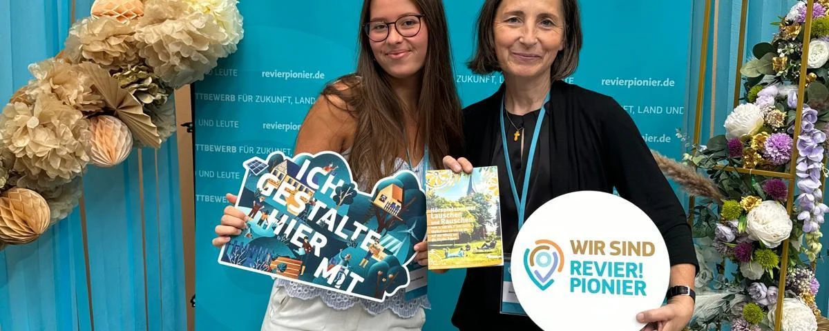 Helene Burkhardt und Bettina Lampadius-Gaube freuen sich über den Revierpionier.